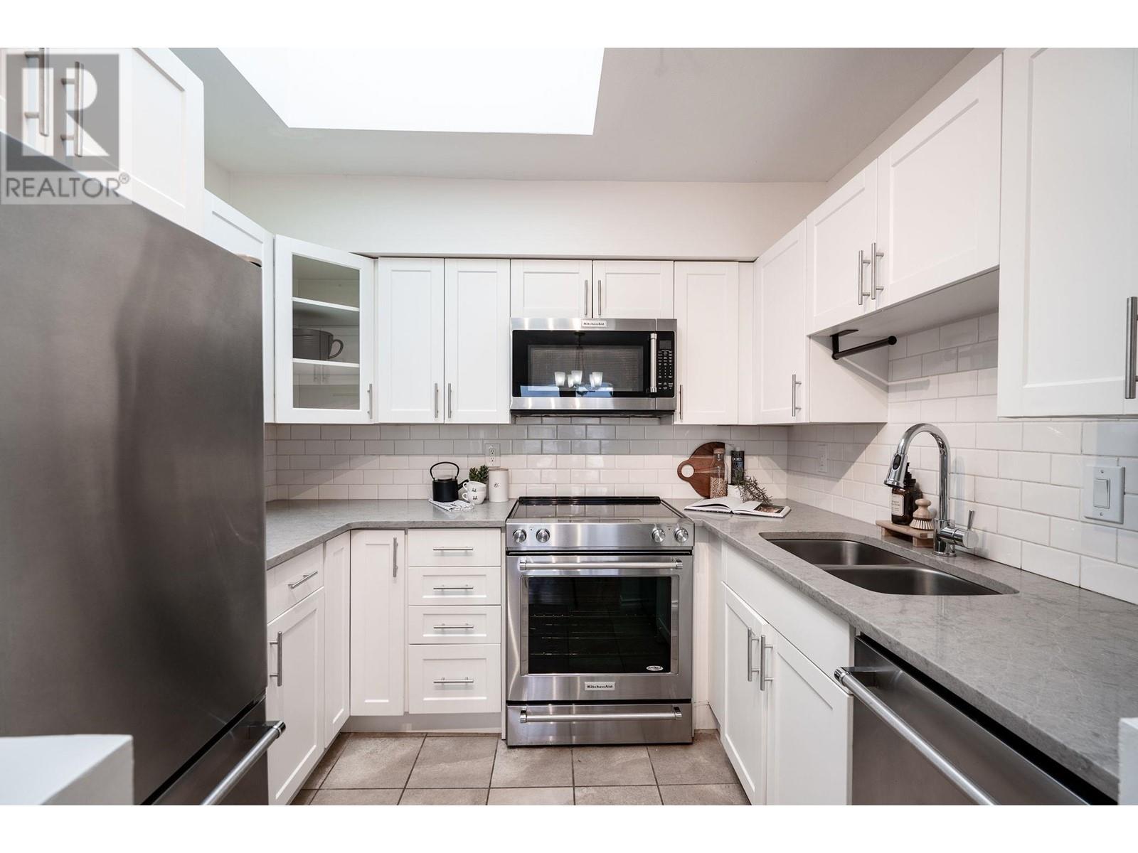 PH1 1915 E GEORGIA STREET