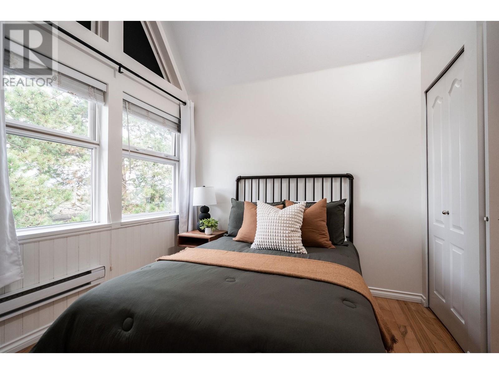 PH1 1915 E GEORGIA STREET