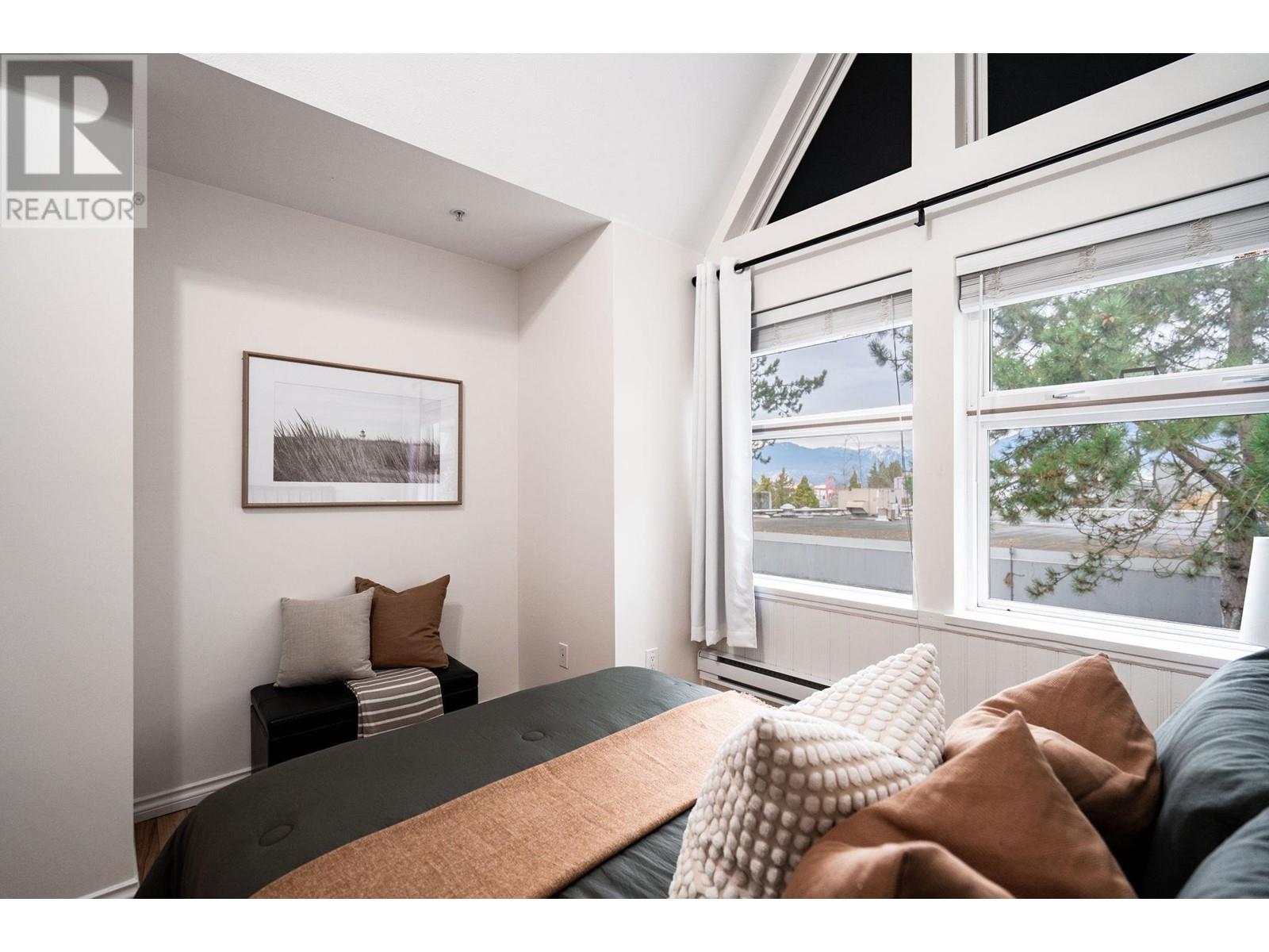 PH1 1915 E GEORGIA STREET