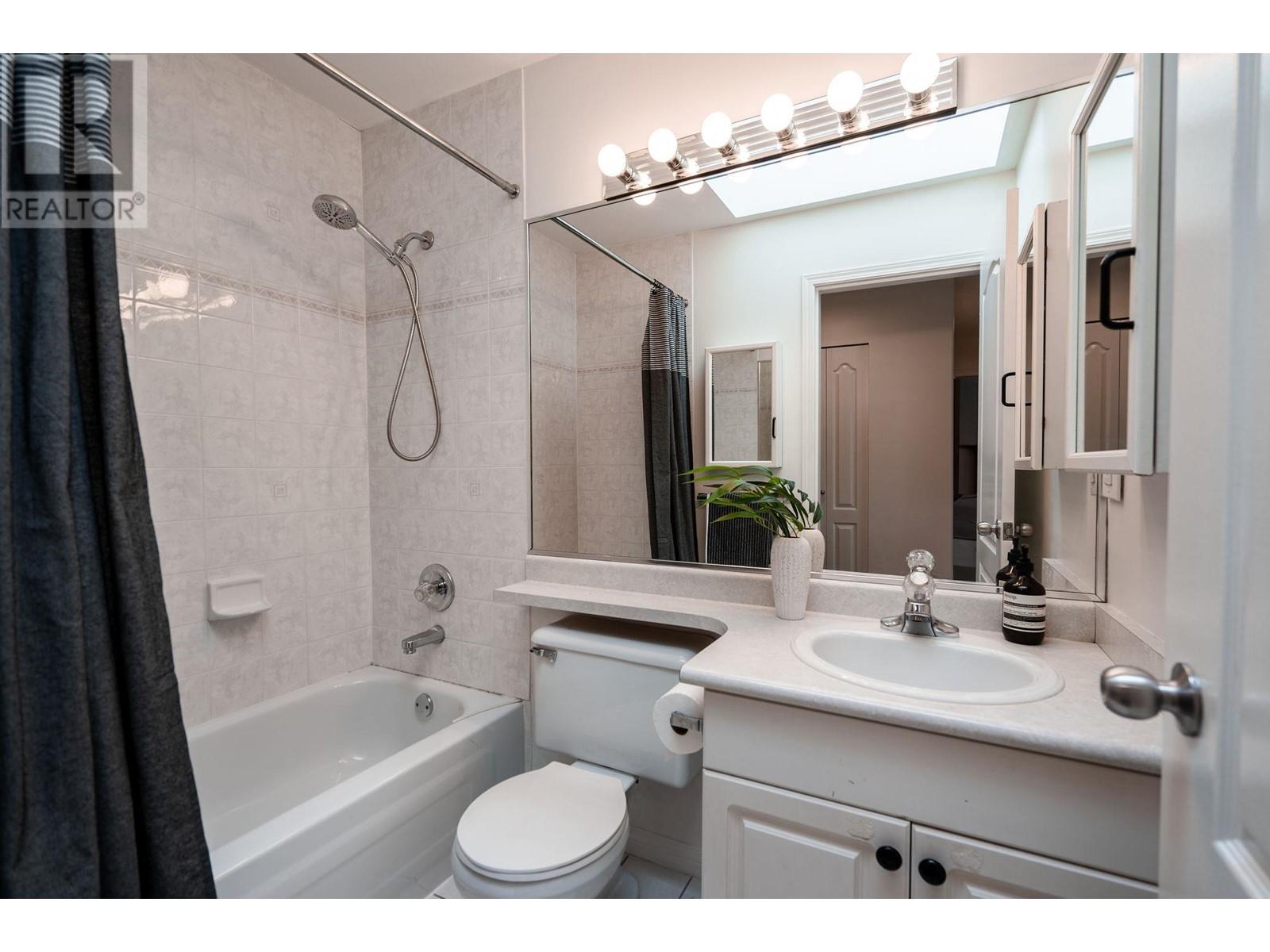 PH1 1915 E GEORGIA STREET