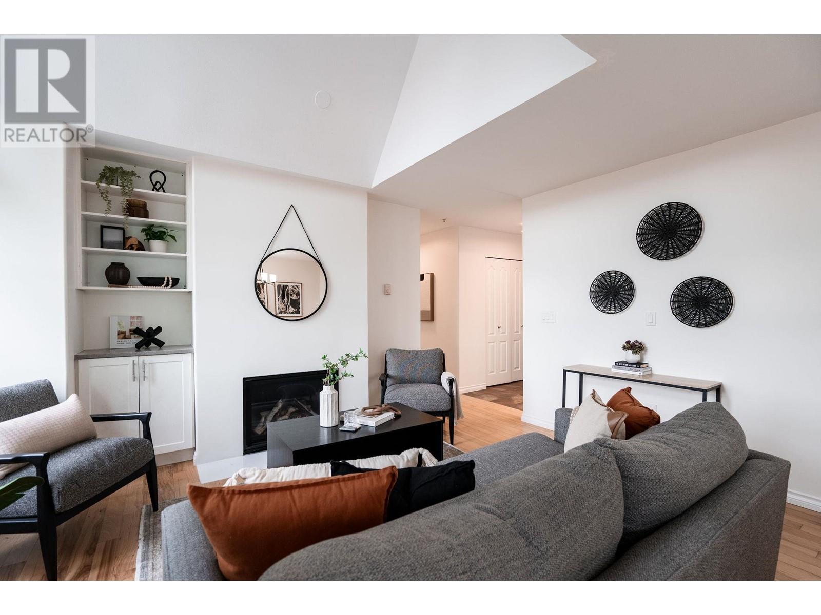 PH1 1915 E GEORGIA STREET