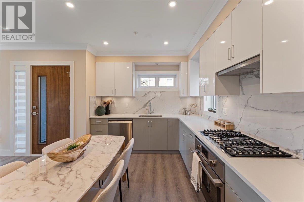 Listing Picture 11 of 39 : 1478 W 67TH AVENUE, Vancouver / 溫哥華 - 魯藝地產 Yvonne Lu Group - MLS Medallion Club Member