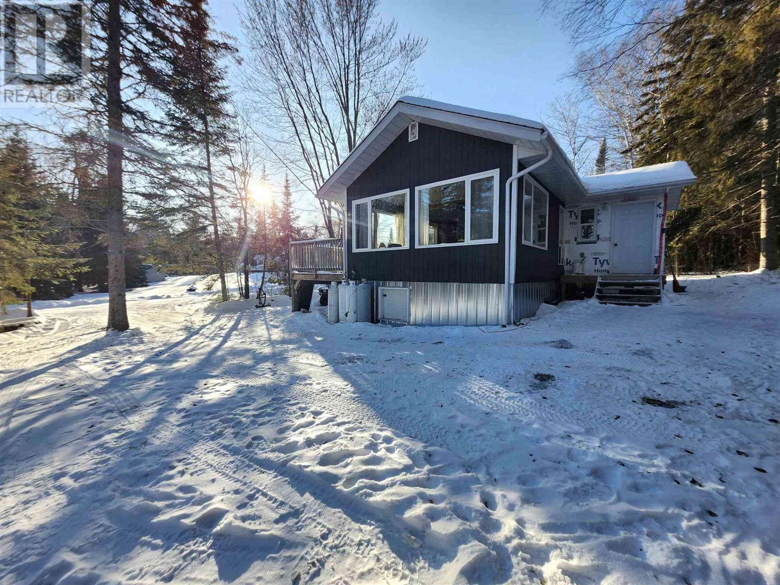 32 Beach Street, Kenora, Ontario  P9N 3X5 - Photo 11 - TB250136