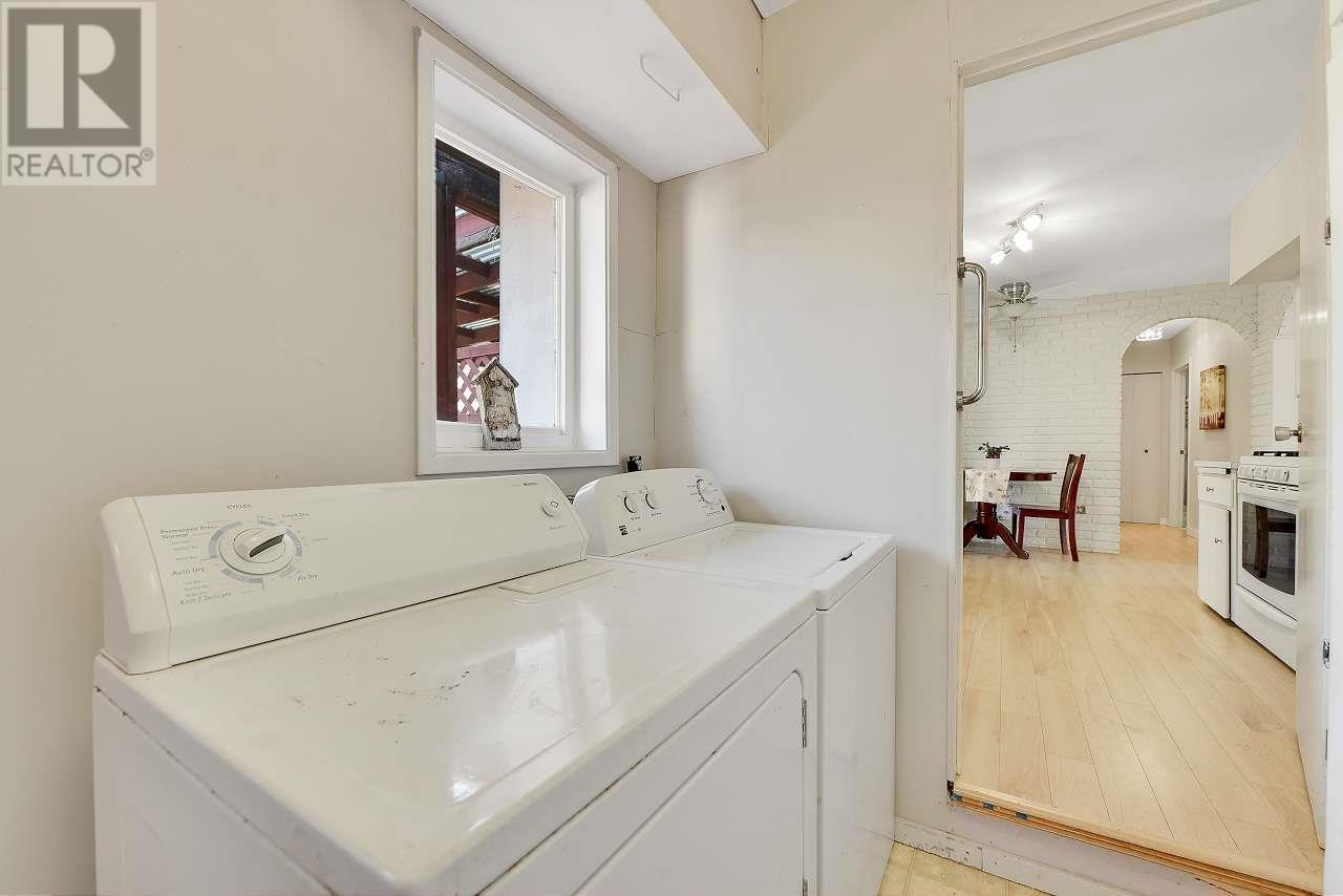 23021 117 Avenue, Maple Ridge, British Columbia  V2X 2K3 - Photo 11 - R2960242