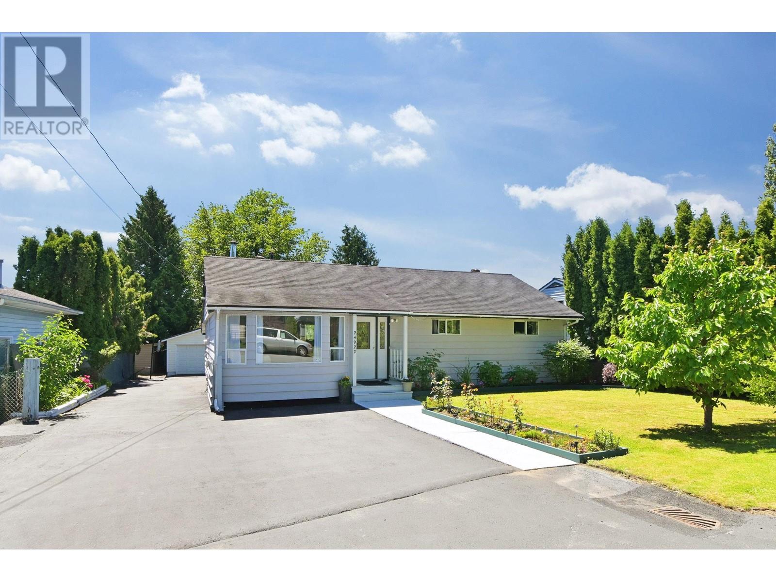24922 121 Avenue, Maple Ridge, British Columbia  V4R 2A5 - Photo 1 - R2960258