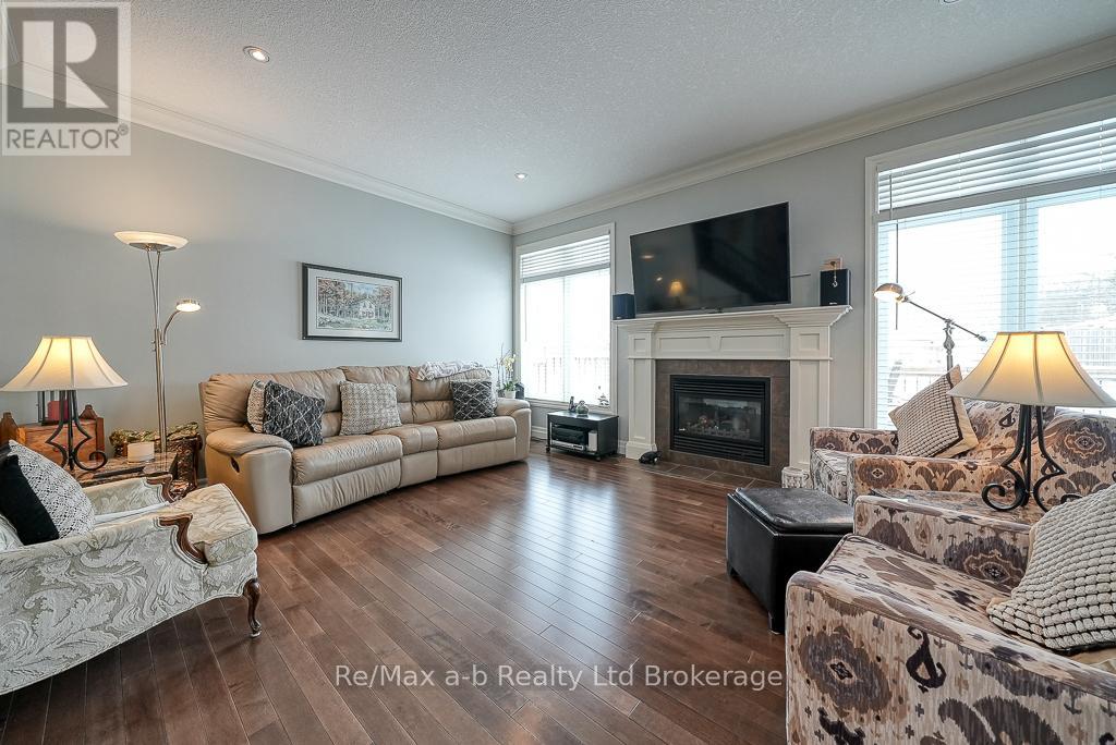 885 Ridgewood Drive, Woodstock, Ontario  N4T 0E5 - Photo 7 - X11942197