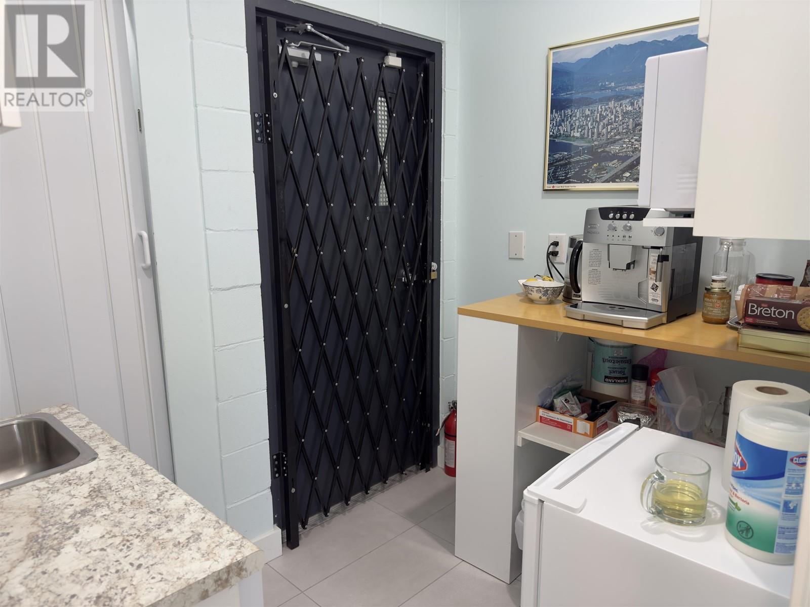 Listing Picture 7 of 11 : 1687 RENFREW STREET, Vancouver / 溫哥華 - 魯藝地產 Yvonne Lu Group - MLS Medallion Club Member