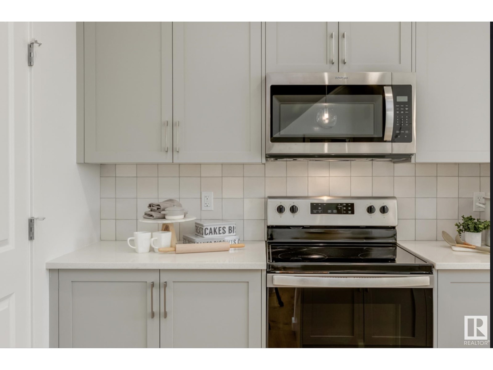 Property at 5116 69 ST image 4