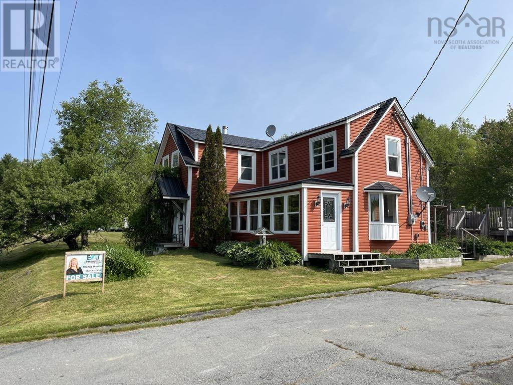 10524 Highway 8, Caledonia, Nova Scotia  B0T 1B0 - Photo 2 - 202501679