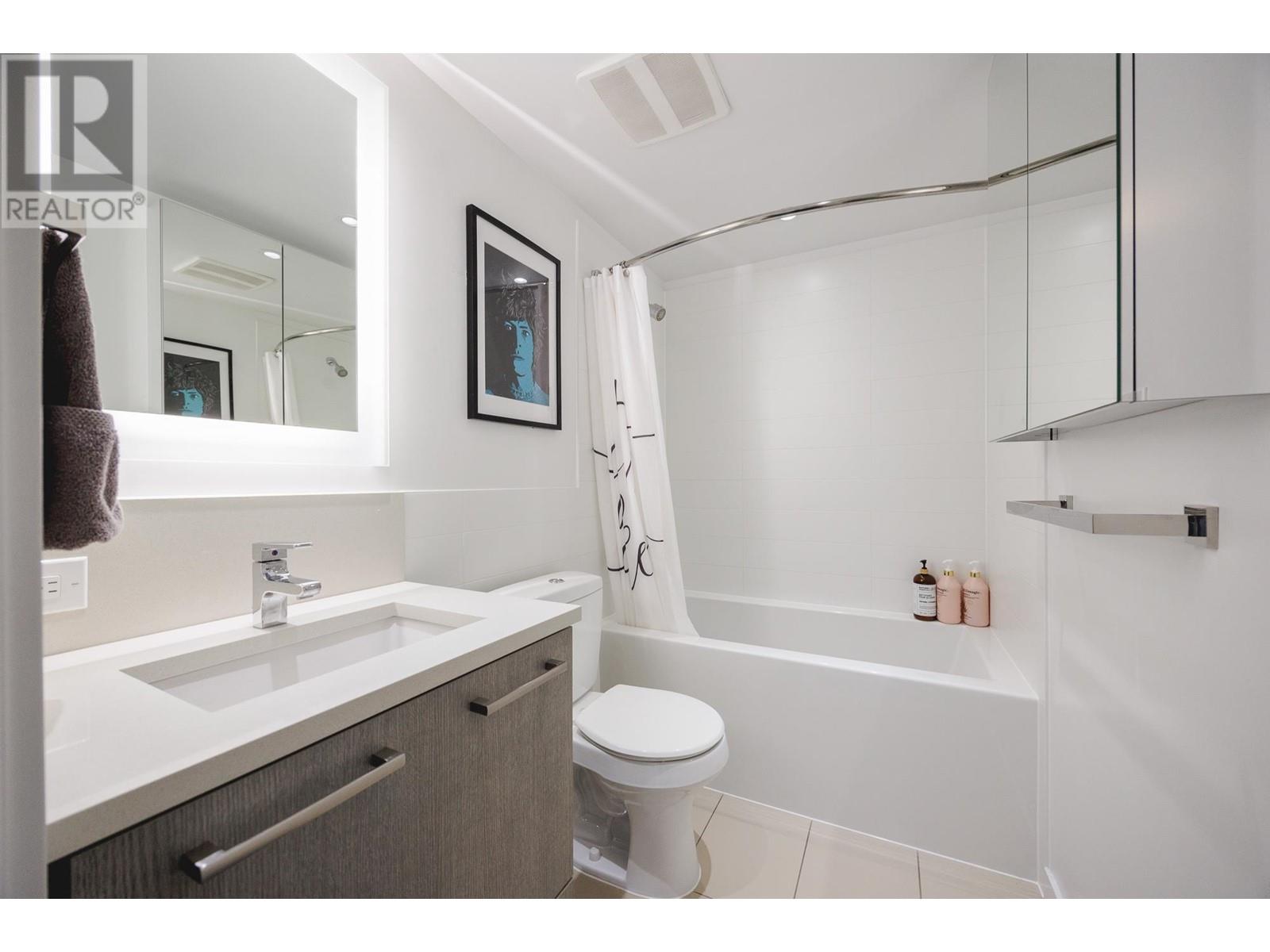 Listing Picture 17 of 40 : 1204 983 E HASTINGS STREET, Vancouver / 溫哥華 - 魯藝地產 Yvonne Lu Group - MLS Medallion Club Member