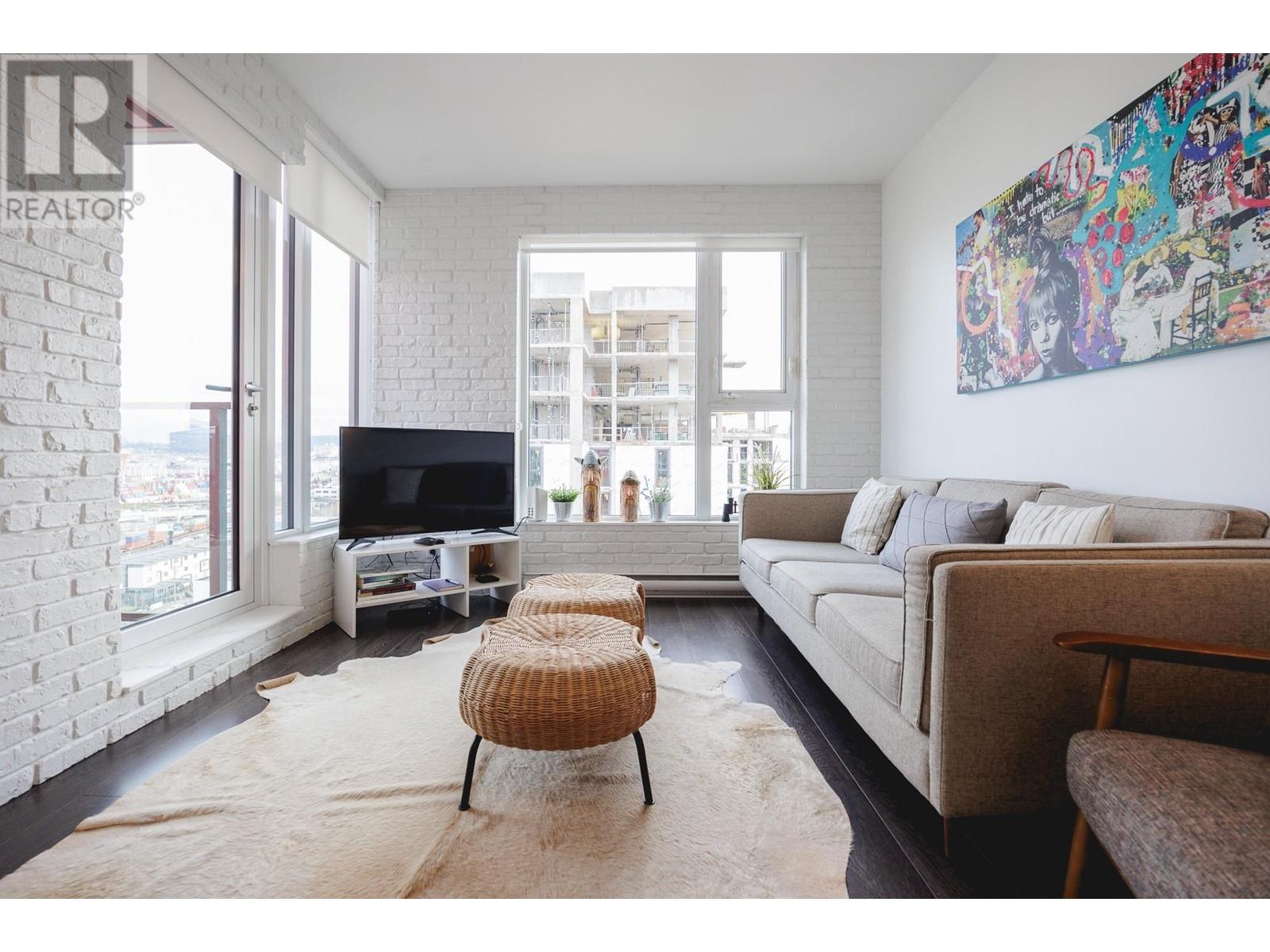 Listing Picture 2 of 40 : 1204 983 E HASTINGS STREET, Vancouver / 溫哥華 - 魯藝地產 Yvonne Lu Group - MLS Medallion Club Member