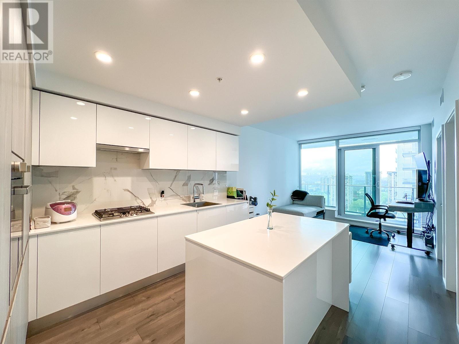 Listing Picture 2 of 19 : 1401 3888 EVERGREEN PLACE, Burnaby / 本拿比 - 魯藝地產 Yvonne Lu Group - MLS Medallion Club Member