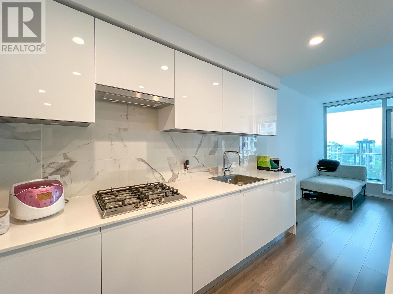 Listing Picture 3 of 19 : 1401 3888 EVERGREEN PLACE, Burnaby / 本拿比 - 魯藝地產 Yvonne Lu Group - MLS Medallion Club Member