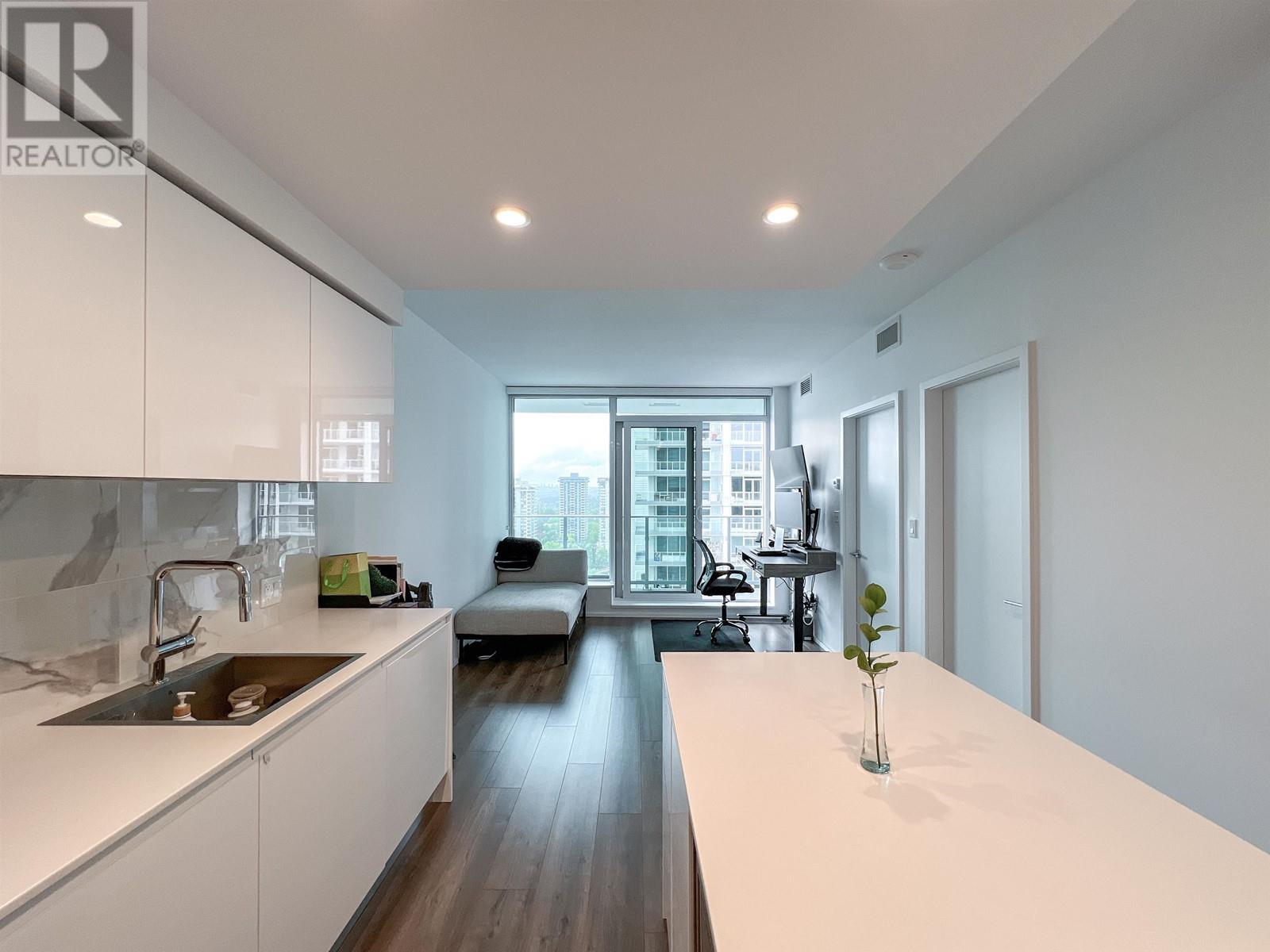 Listing Picture 4 of 19 : 1401 3888 EVERGREEN PLACE, Burnaby / 本拿比 - 魯藝地產 Yvonne Lu Group - MLS Medallion Club Member