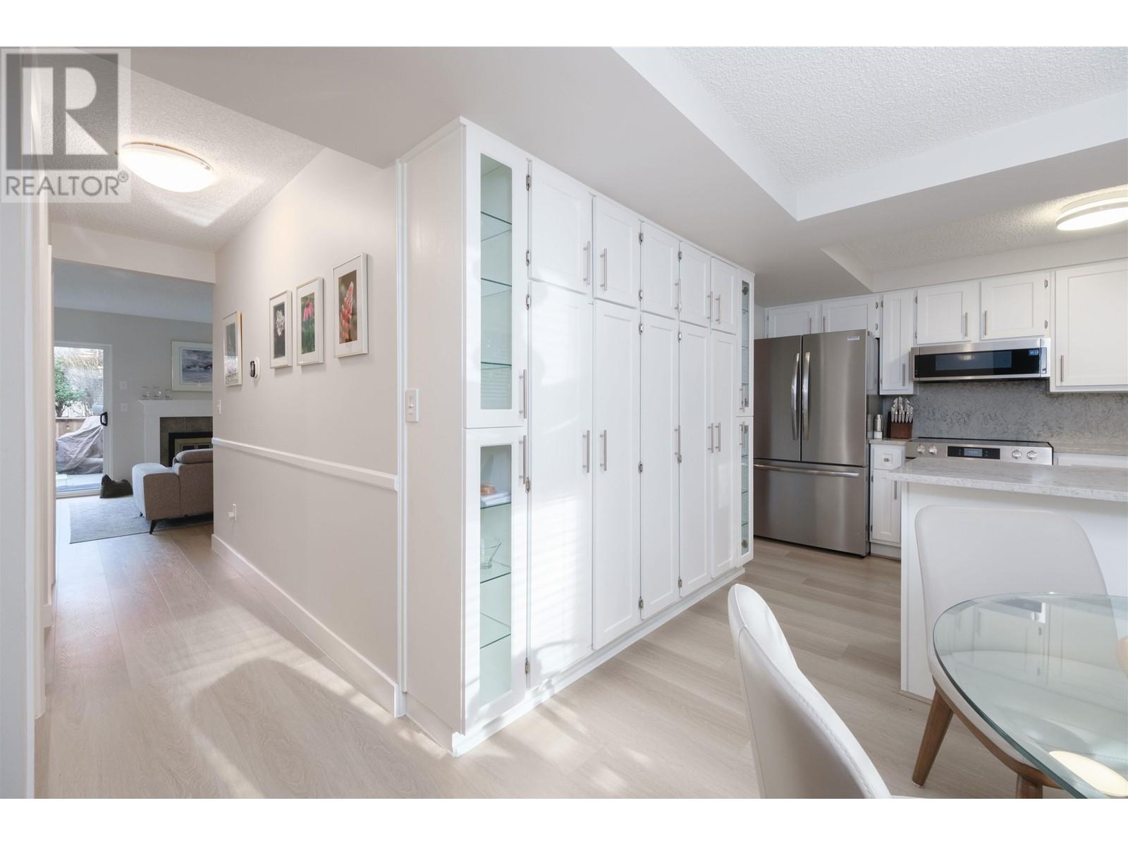 Listing Picture 7 of 37 : 45 3150 E 58TH AVENUE, Vancouver / 溫哥華 - 魯藝地產 Yvonne Lu Group - MLS Medallion Club Member