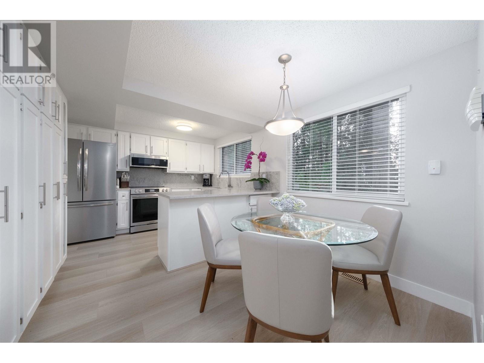 Listing Picture 8 of 37 : 45 3150 E 58TH AVENUE, Vancouver / 溫哥華 - 魯藝地產 Yvonne Lu Group - MLS Medallion Club Member