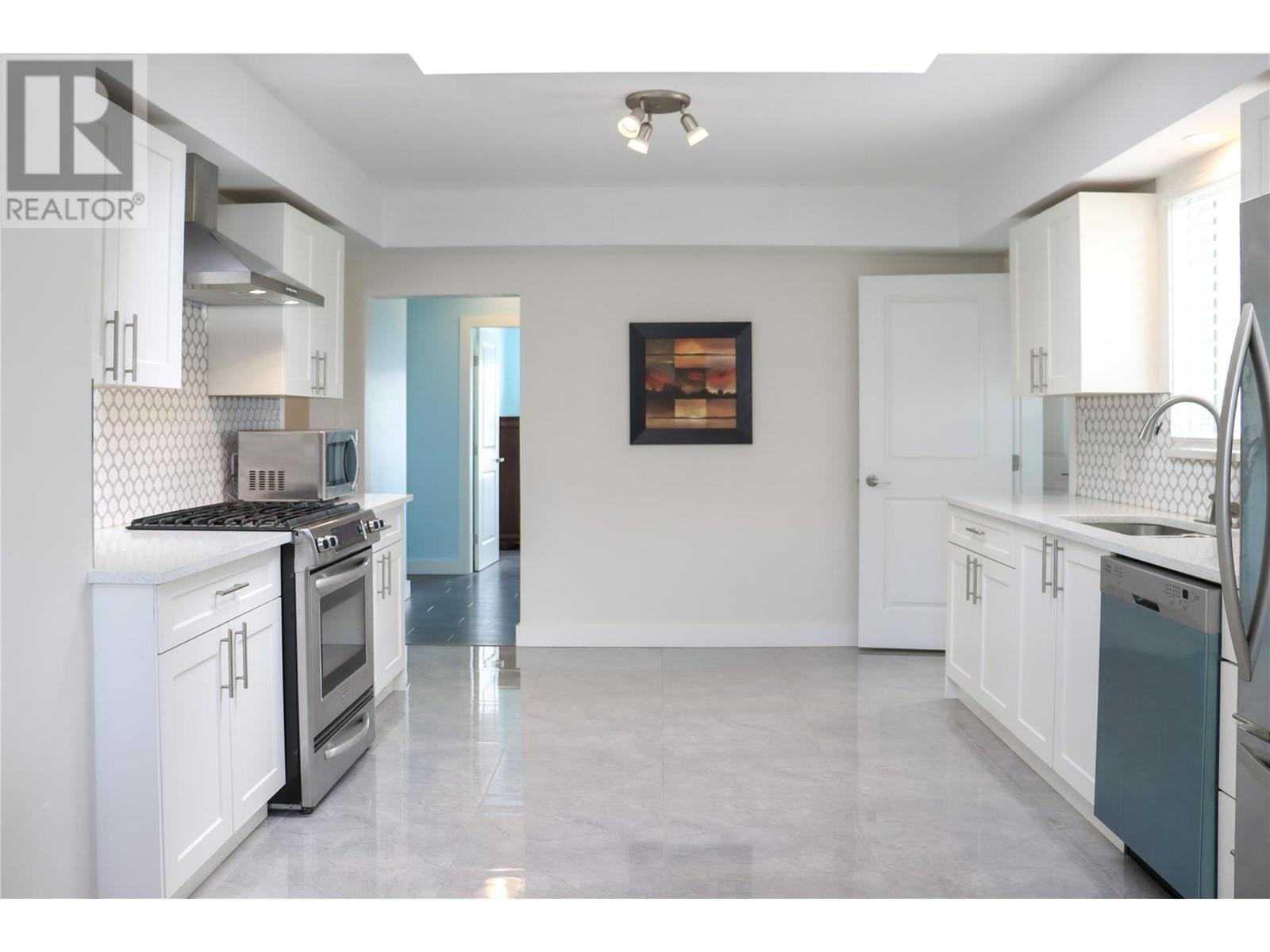Property at 7212 HERON Lane image 5