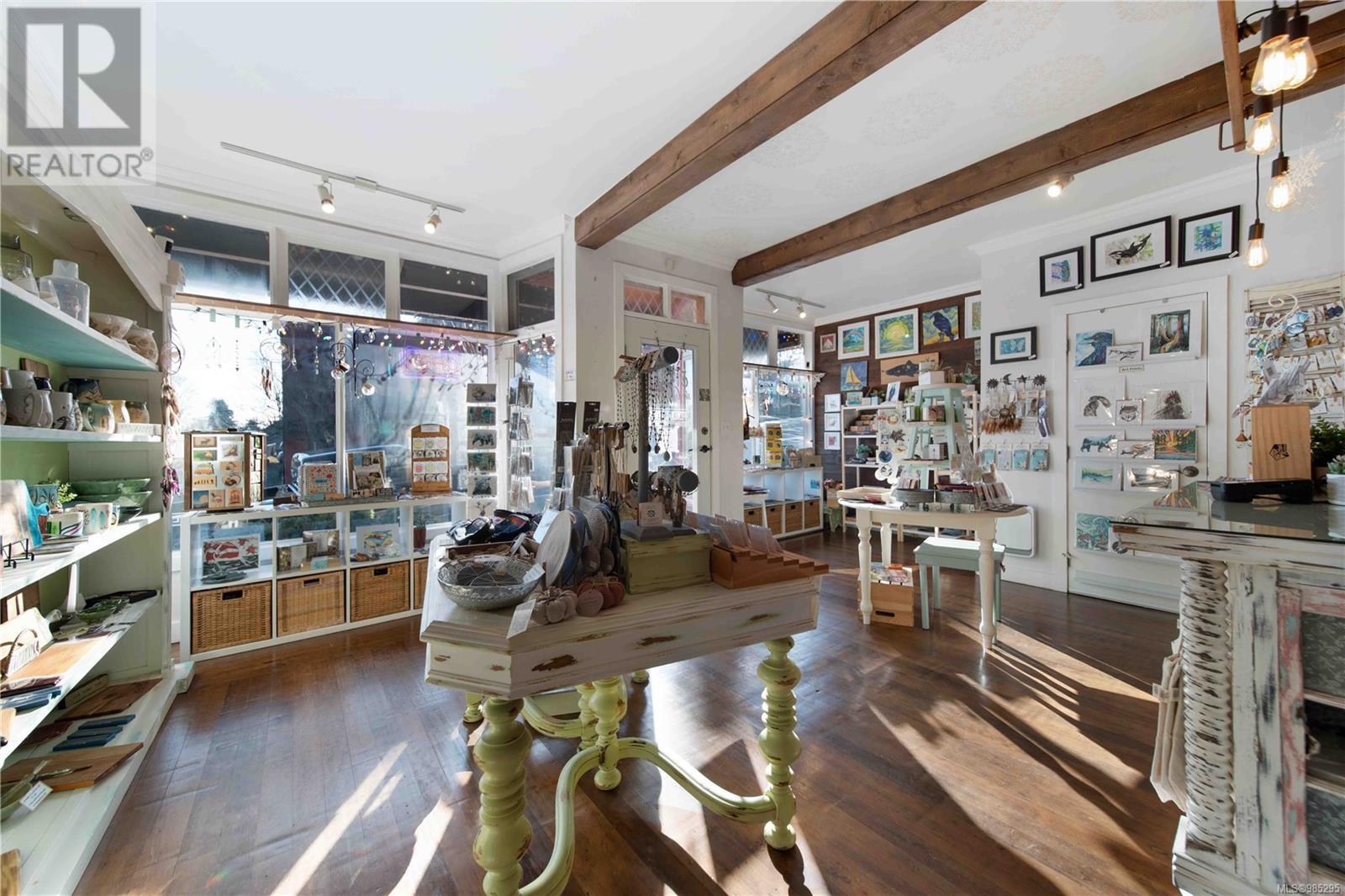 Property at 28 Roberts St image 3