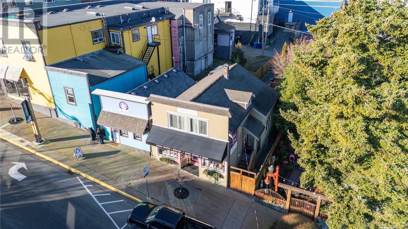 Property at 28 Roberts St image 2