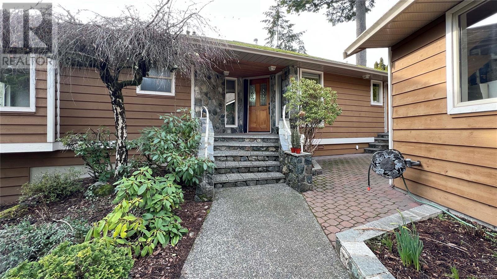 Property at 6680 Lydia Pl image 2