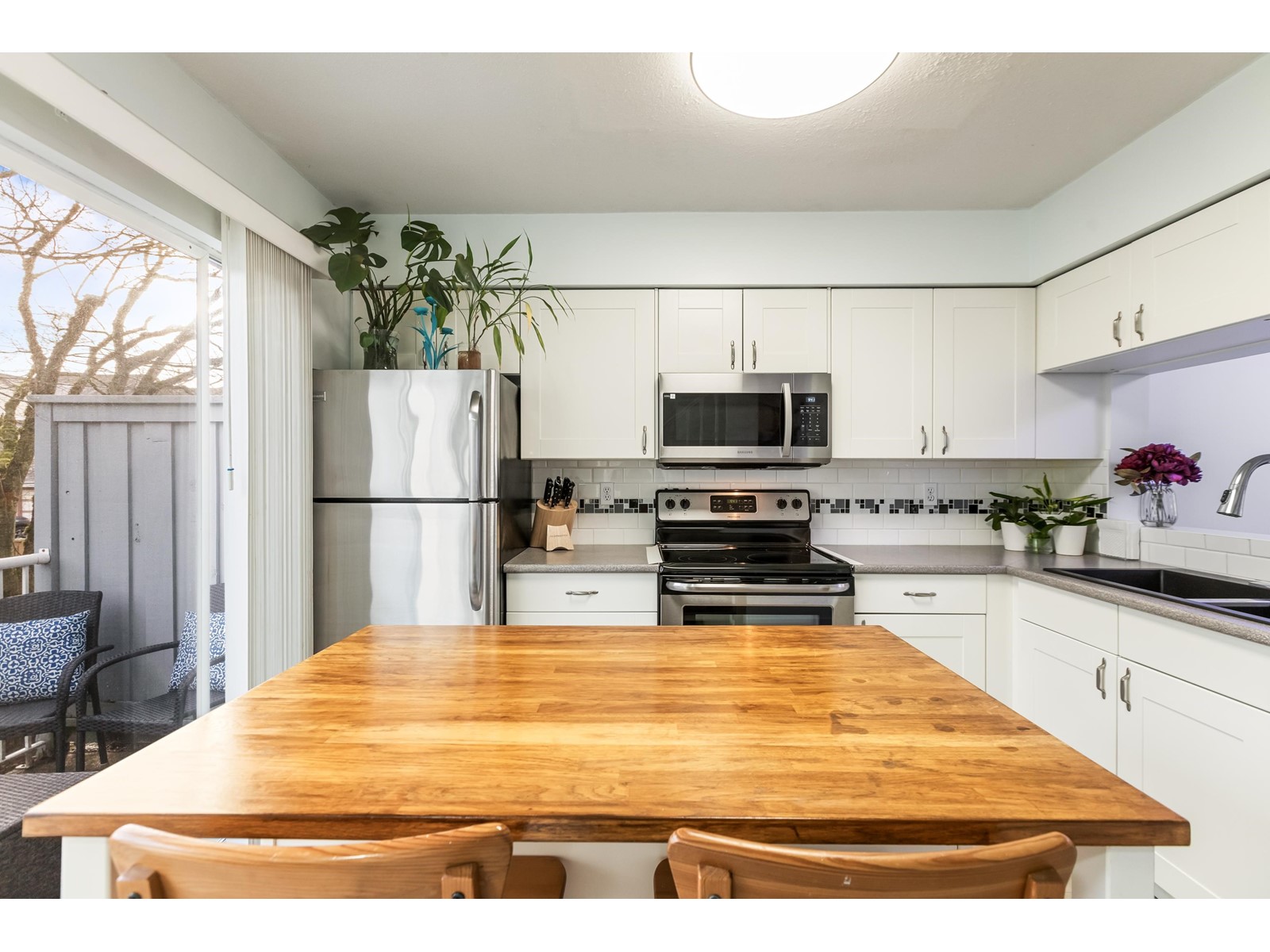Property at 6 13713 72A AVENUE image 2
