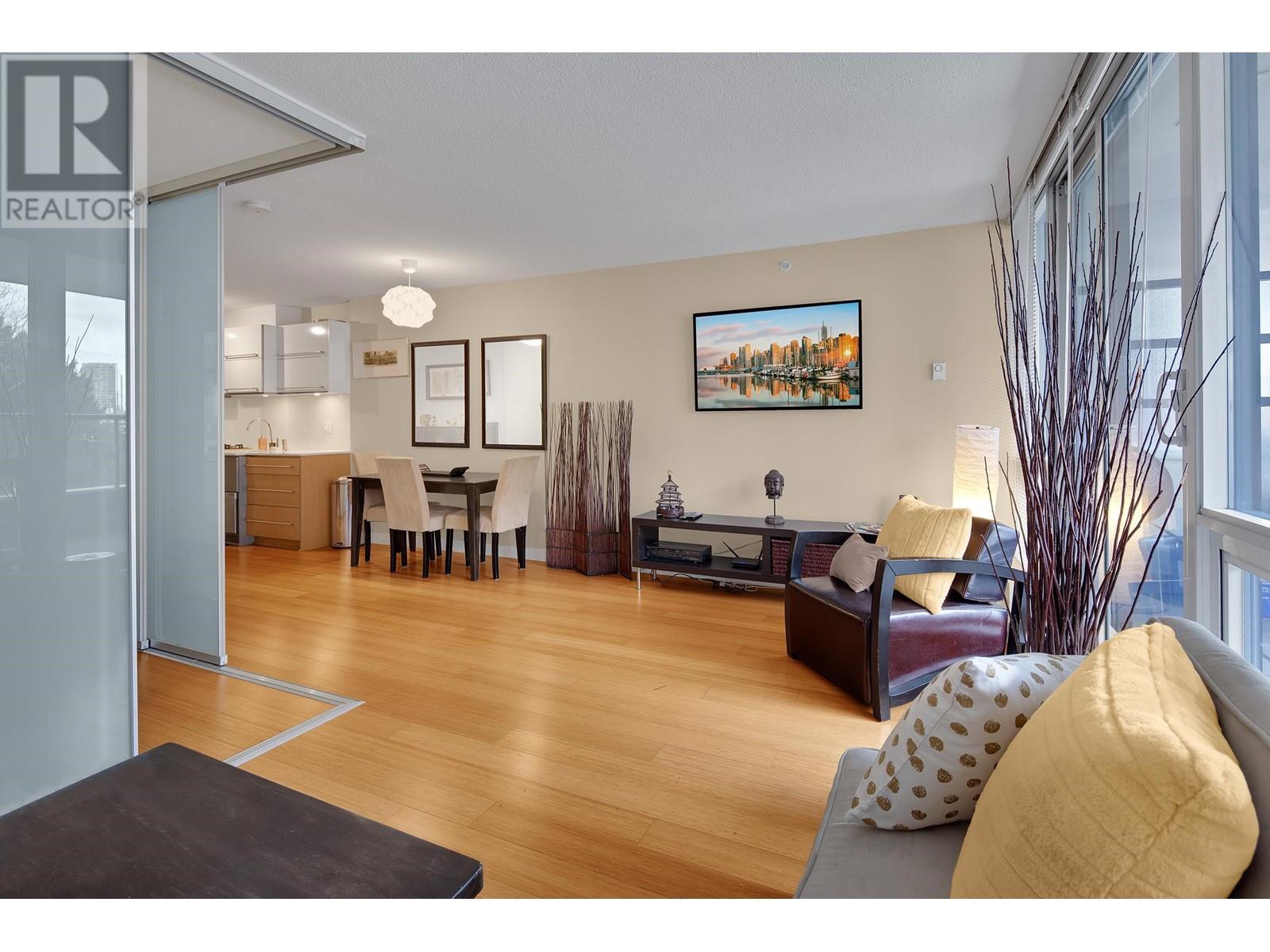 203 718 Main Street, Vancouver, British Columbia  V6A 0B1 - Photo 6 - R2954377