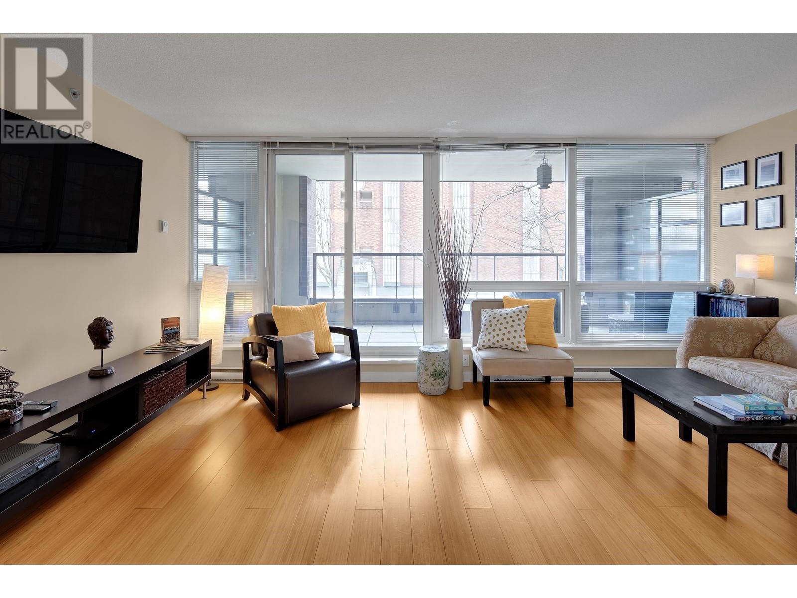 203 718 Main Street, Vancouver, British Columbia  V6A 0B1 - Photo 11 - R2954377