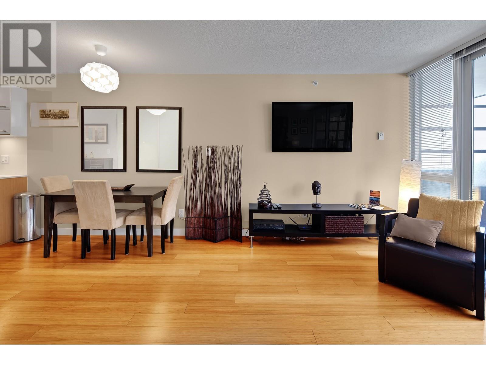 203 718 Main Street, Vancouver, British Columbia  V6A 0B1 - Photo 12 - R2954377