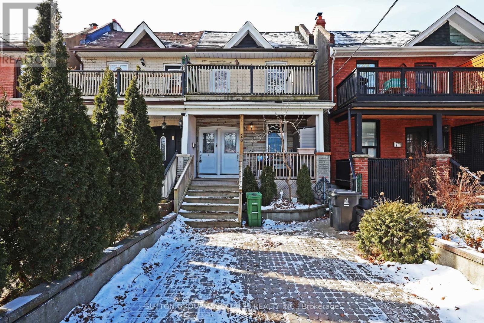 Upper - 20 Ashdale Avenue, Toronto, Ontario  M4L 2Y7 - Photo 2 - E11942501