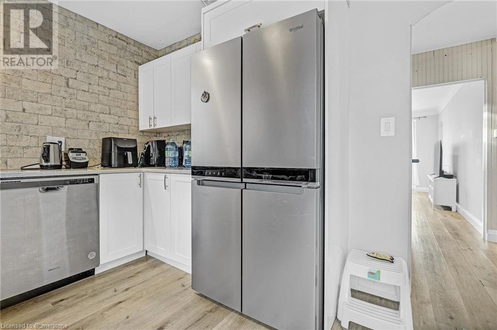 237 East 19th Street, Hamilton, Ontario  L9A 4S4 - Photo 14 - 40692199