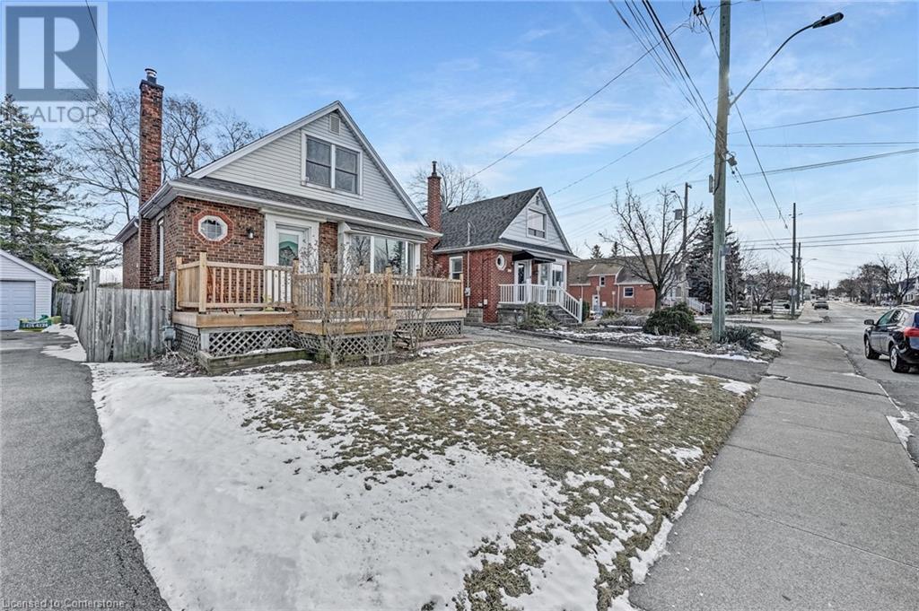 237 East 19th Street, Hamilton, Ontario  L9A 4S4 - Photo 2 - 40692199
