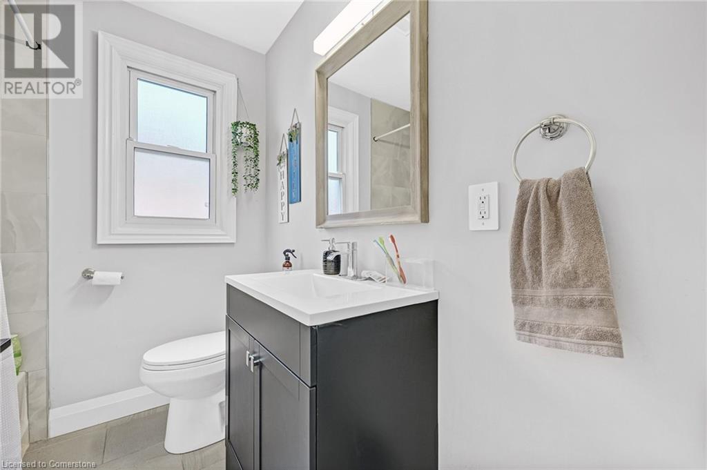 237 East 19th Street, Hamilton, Ontario  L9A 4S4 - Photo 22 - 40692199