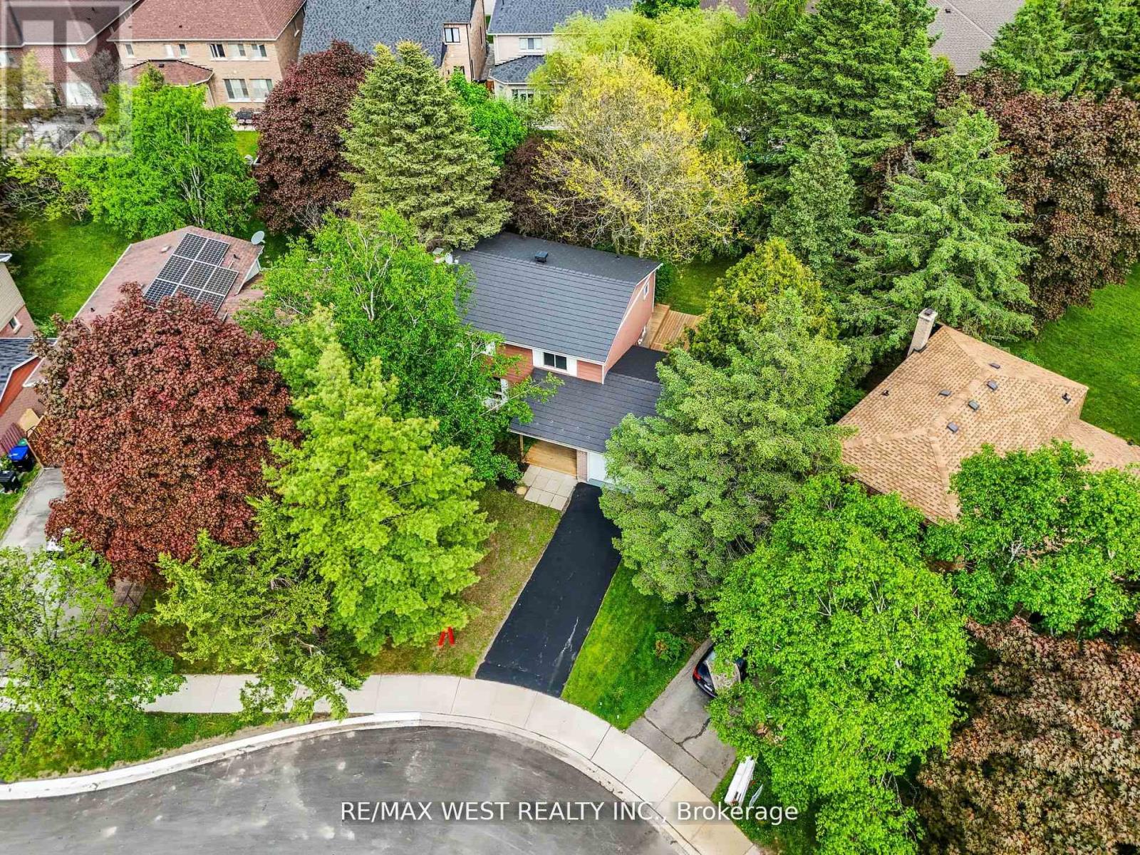 Property at 83 THE BOULEVARD image 2