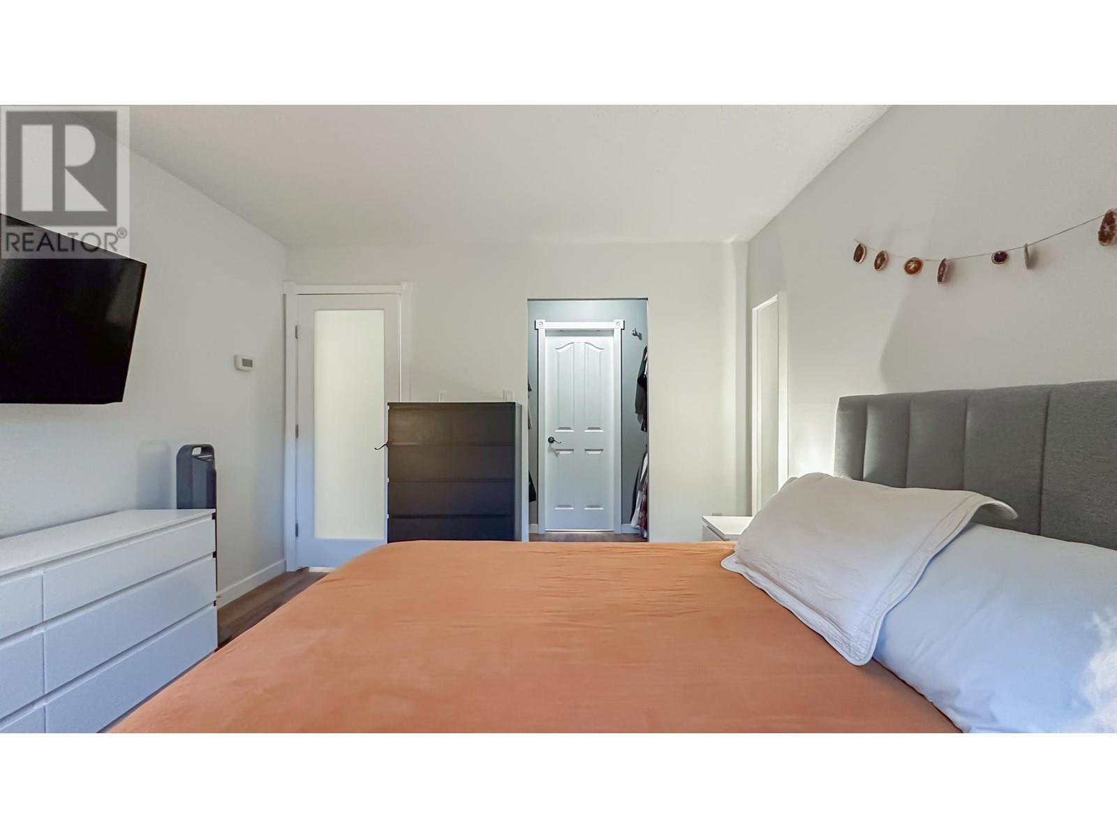 108 1955 Woodway Place, Burnaby, British Columbia  V5B 4S5 - Photo 11 - R2960350