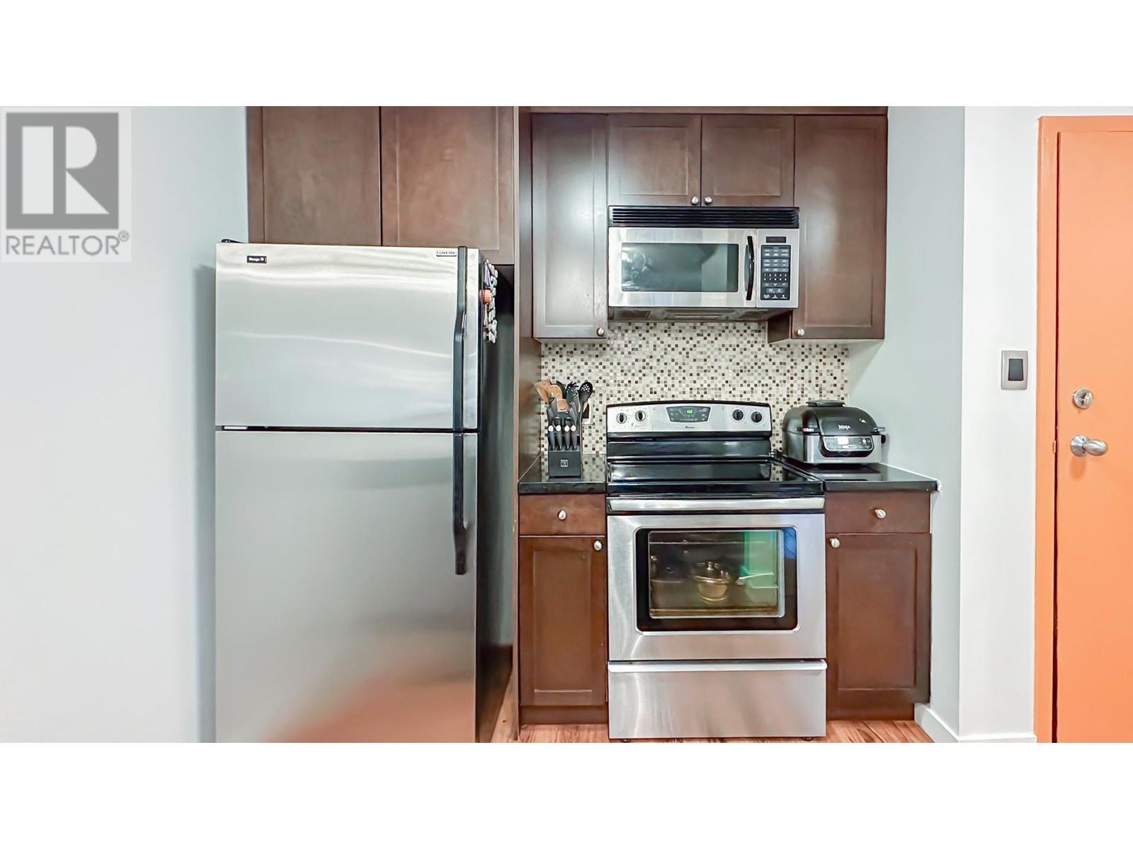 108 1955 Woodway Place, Burnaby, British Columbia  V5B 4S5 - Photo 8 - R2960350