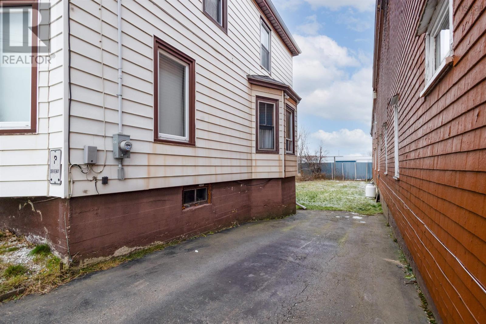 25 Douglas Street, Sydney, Nova Scotia  B1P 1V2 - Photo 3 - 202428246