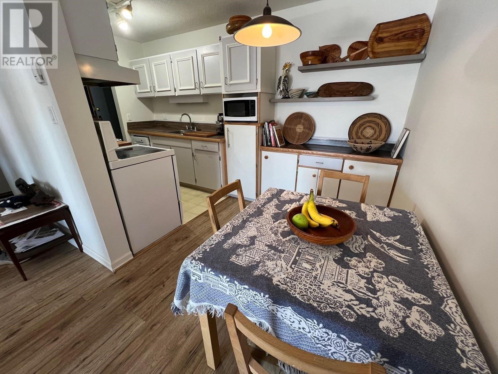 106 155 E 5th Street, North Vancouver, British Columbia  V7L 1L3 - Photo 2 - R2960360