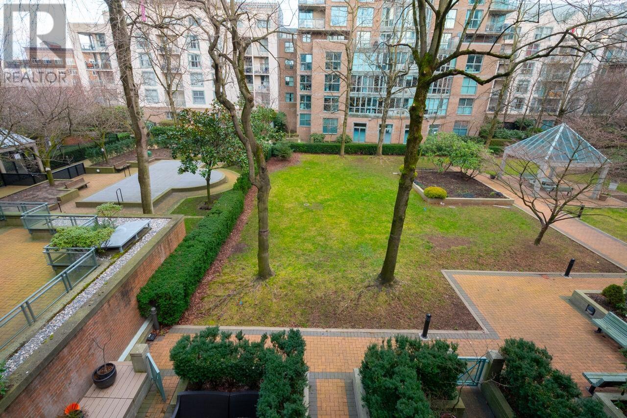 Listing Picture 38 of 40 : 11 1182 QUEBEC STREET, Vancouver / 溫哥華 - 魯藝地產 Yvonne Lu Group - MLS Medallion Club Member