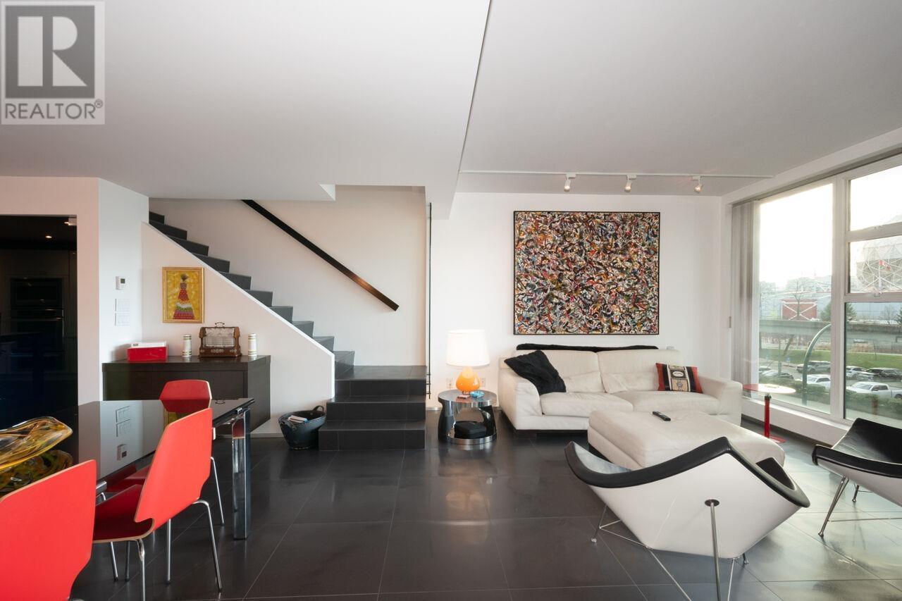 Listing Picture 4 of 40 : 11 1182 QUEBEC STREET, Vancouver / 溫哥華 - 魯藝地產 Yvonne Lu Group - MLS Medallion Club Member