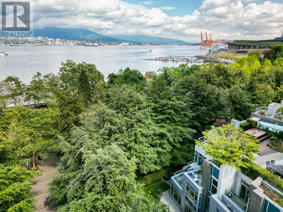 Listing Picture 38 of 40 : 308 JERVIS MEWS, Vancouver / 溫哥華 - 魯藝地產 Yvonne Lu Group - MLS Medallion Club Member