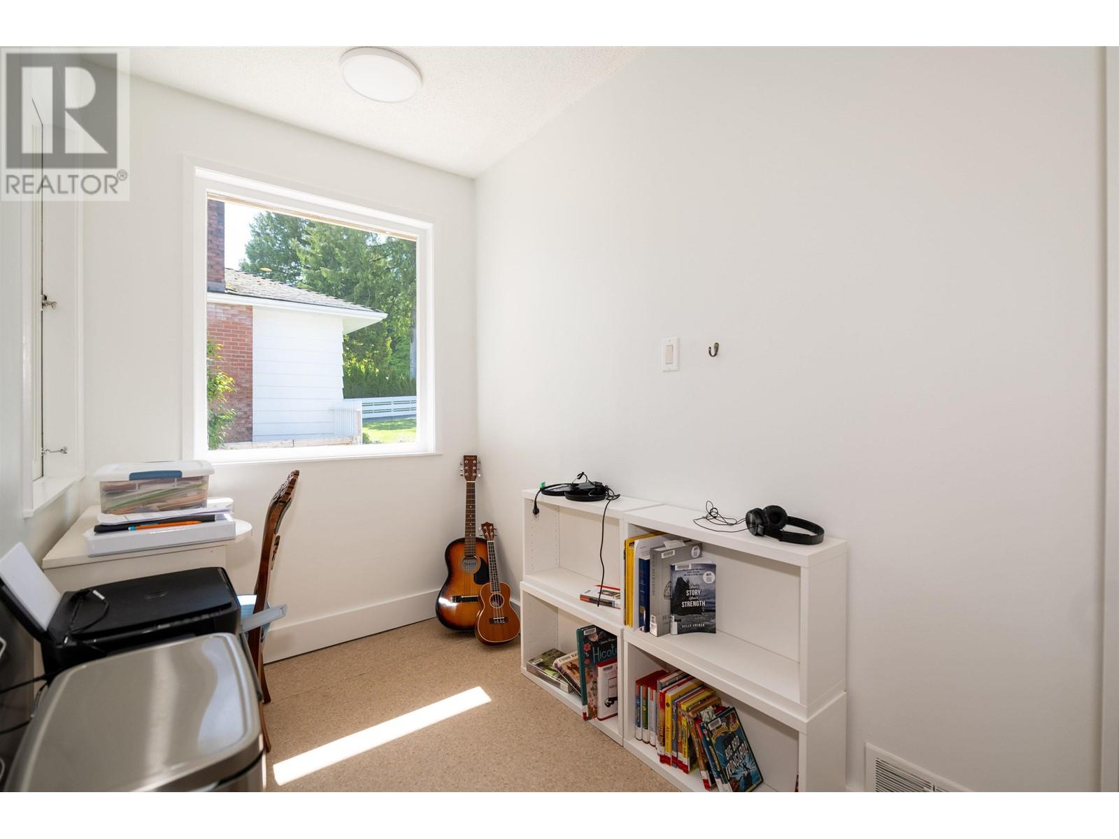 823 Calverhall Street, North Vancouver, British Columbia  V7L 1X8 - Photo 13 - R2960369