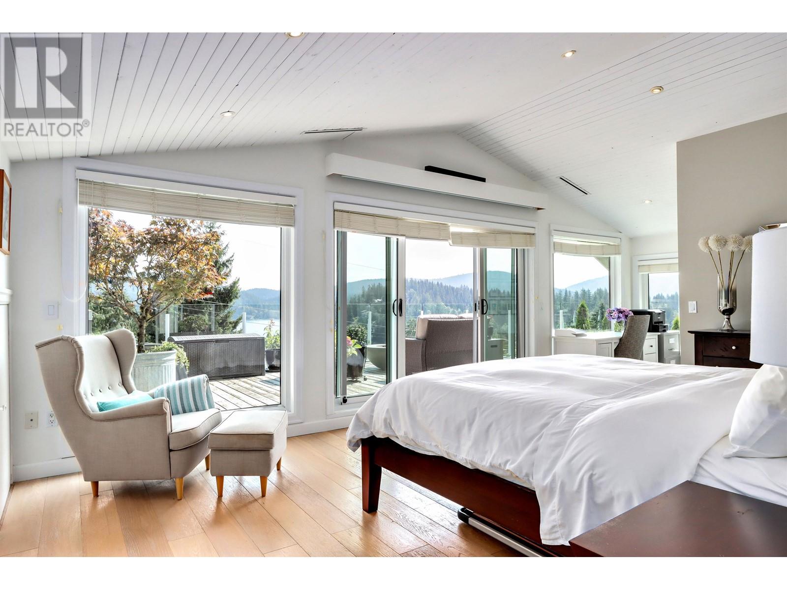 2507 Caledonia Avenue, North Vancouver, British Columbia  V7G 1T8 - Photo 18 - R2960371