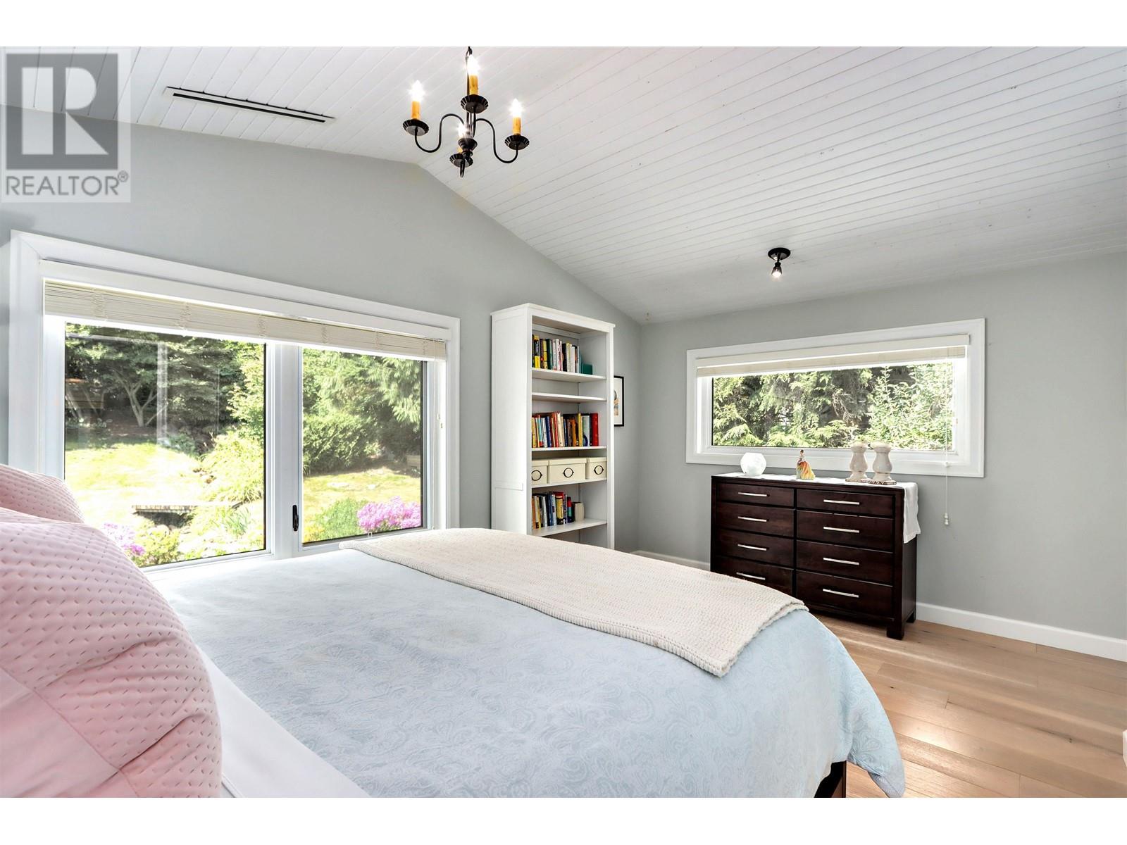 2507 Caledonia Avenue, North Vancouver, British Columbia  V7G 1T8 - Photo 24 - R2960371