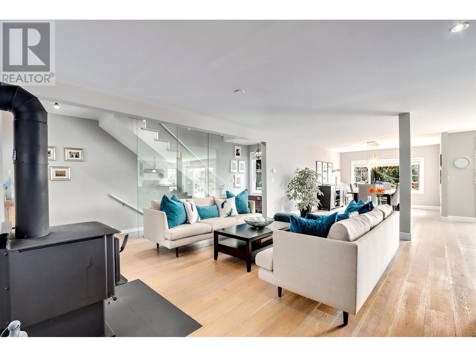 2507 Caledonia Avenue, North Vancouver, British Columbia  V7G 1T8 - Photo 6 - R2960371