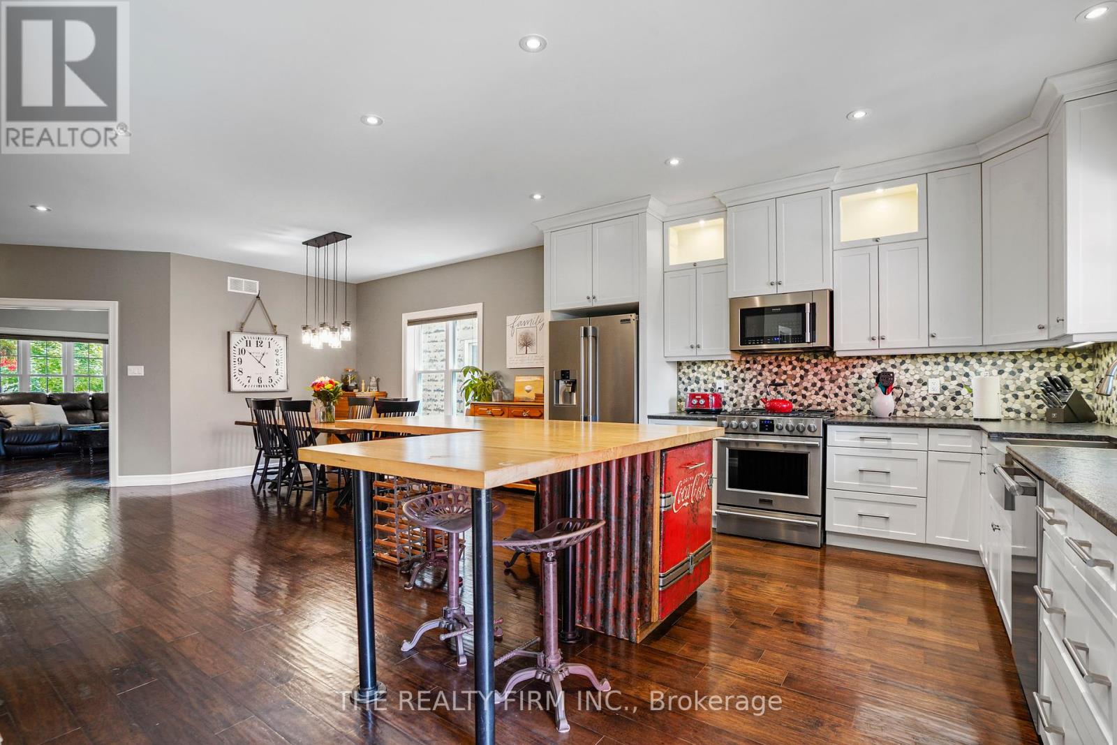 Photo 12 of 40 for 32 Colborne Street