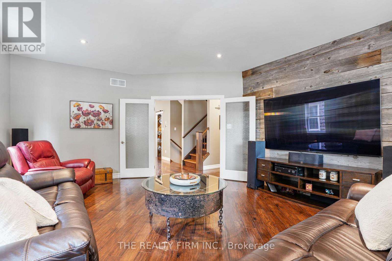 Photo 8 of 40 for 32 Colborne Street