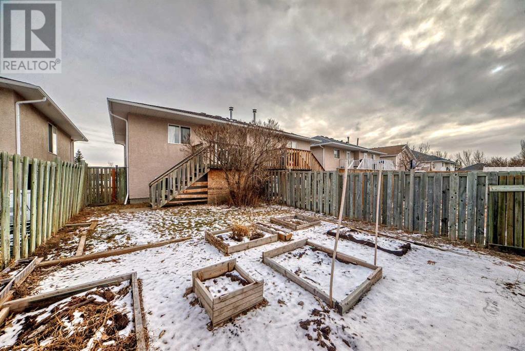 160 Jerry Potts Boulevard W, Lethbridge, Alberta  T1K 7G7 - Photo 3 - A2190168