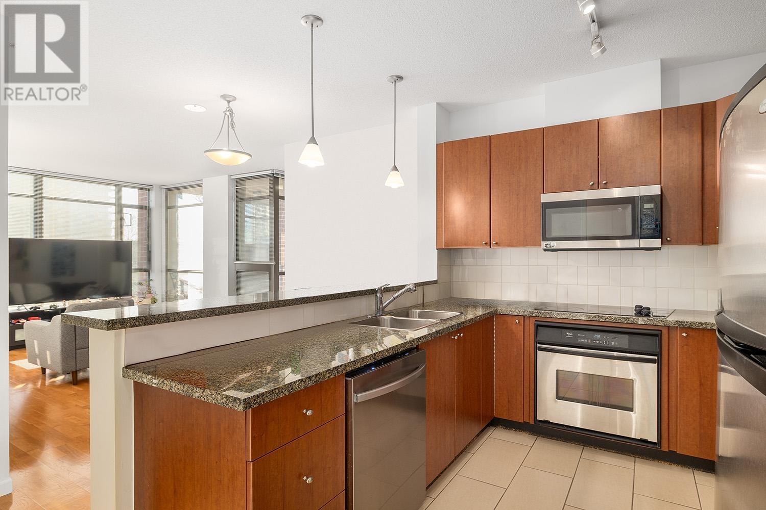 305 4132 Halifax Street, Burnaby, British Columbia V5C 6V1 - Photo 6 - R2958009