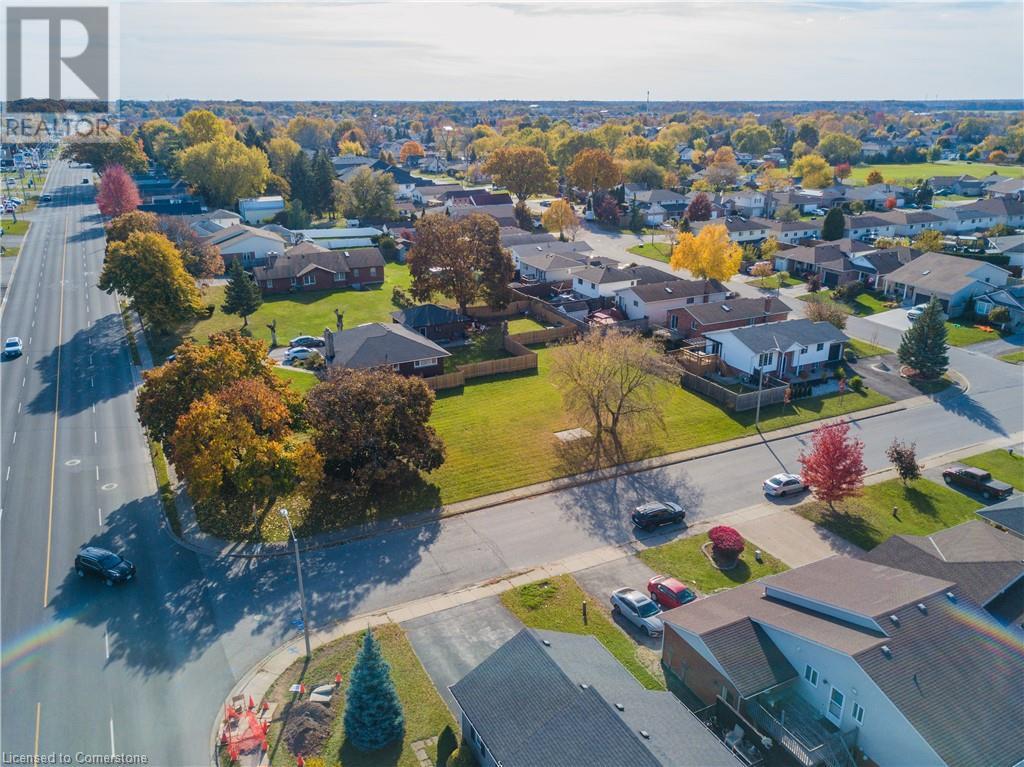 Part 4 Alpine Drive, Niagara Falls, Ontario  L2H 3B7 - Photo 4 - 40693762