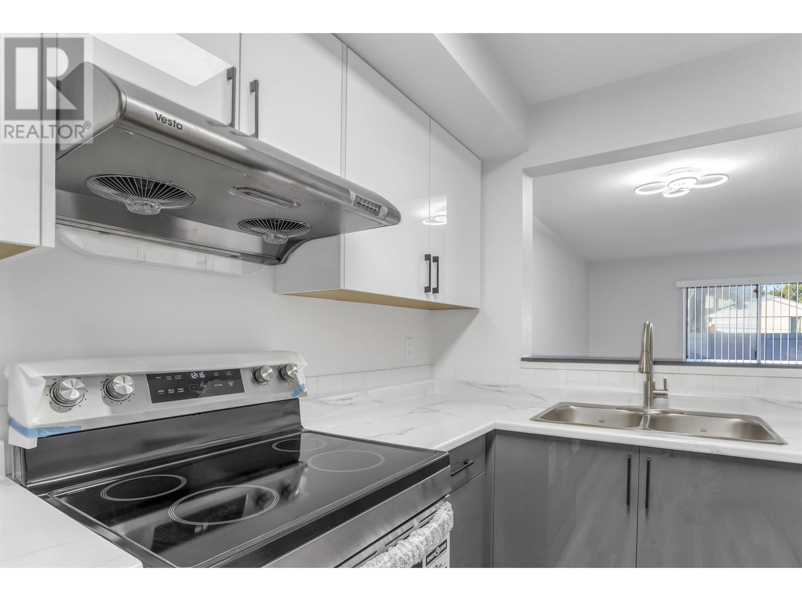 2 22411 124 Avenue, Maple Ridge, British Columbia V2X 0H2 - Photo 1 - R2960085